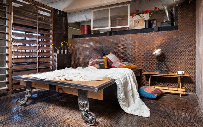 Спальня в стиле лофт. 30 готовых интерьеров