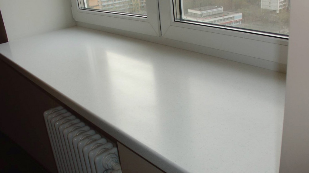 Особенности и преимущества подоконников из акрилового камня