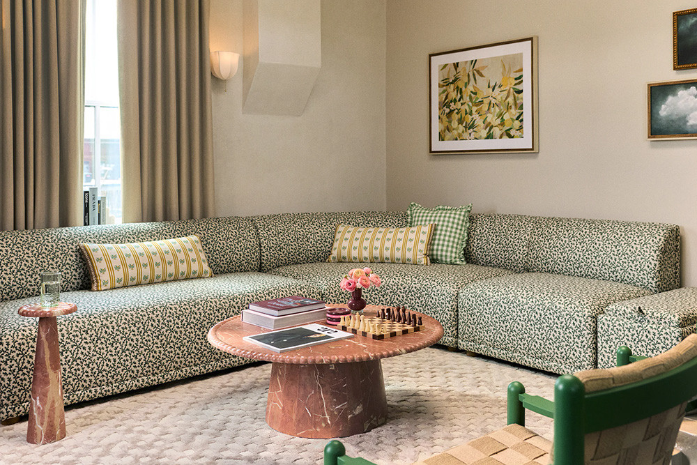 Яркие краски и экзотические мотивы в летней коллекции Anthropologie Home