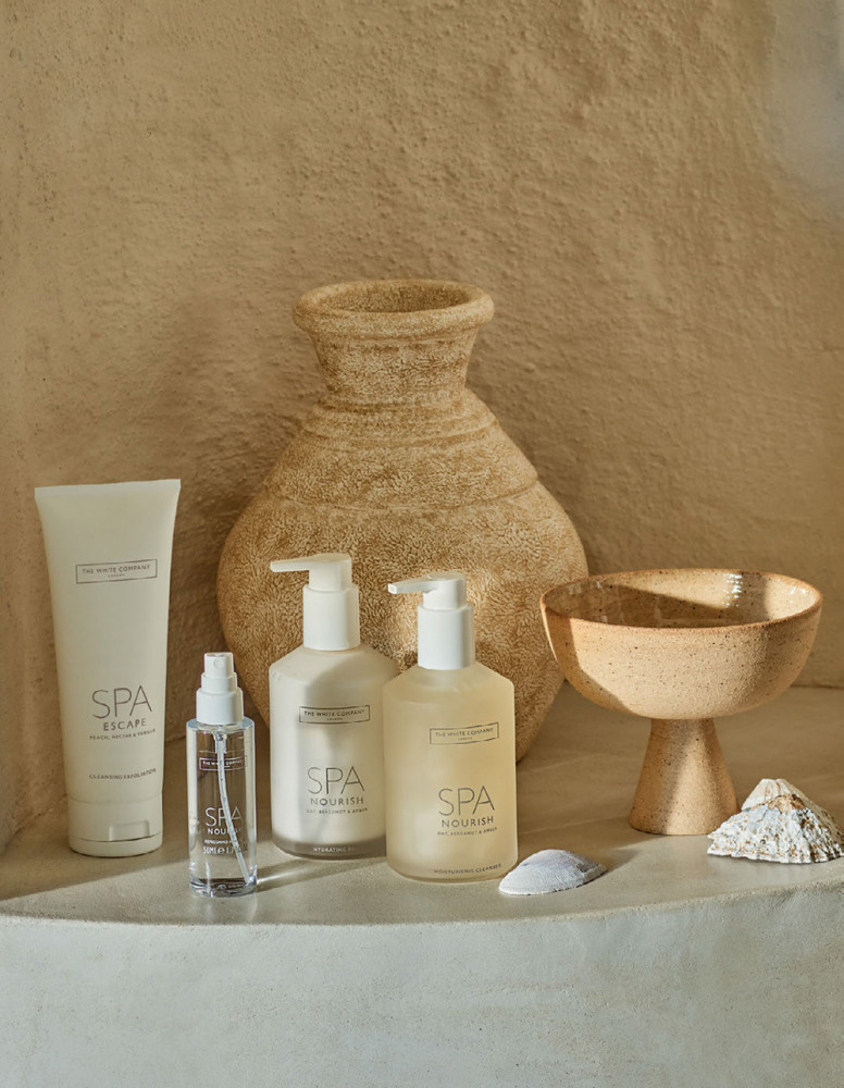 Приятная свежесть лета в новом каталоге The White Company